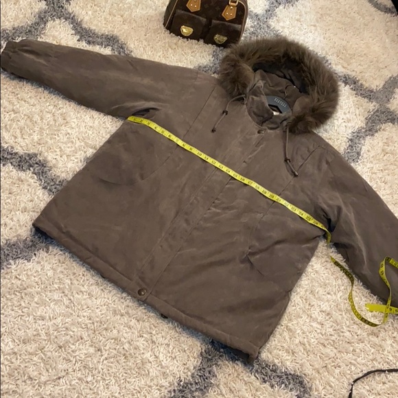 Fox fur trim thermal winter coat - Picture 3 of 13